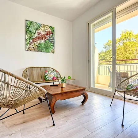Bright And Calm Studio W Terrace In Close To Croisette - Welkeys *