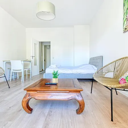 Bright And Calm Studio W Terrace In Close To Croisette - Welkeys
